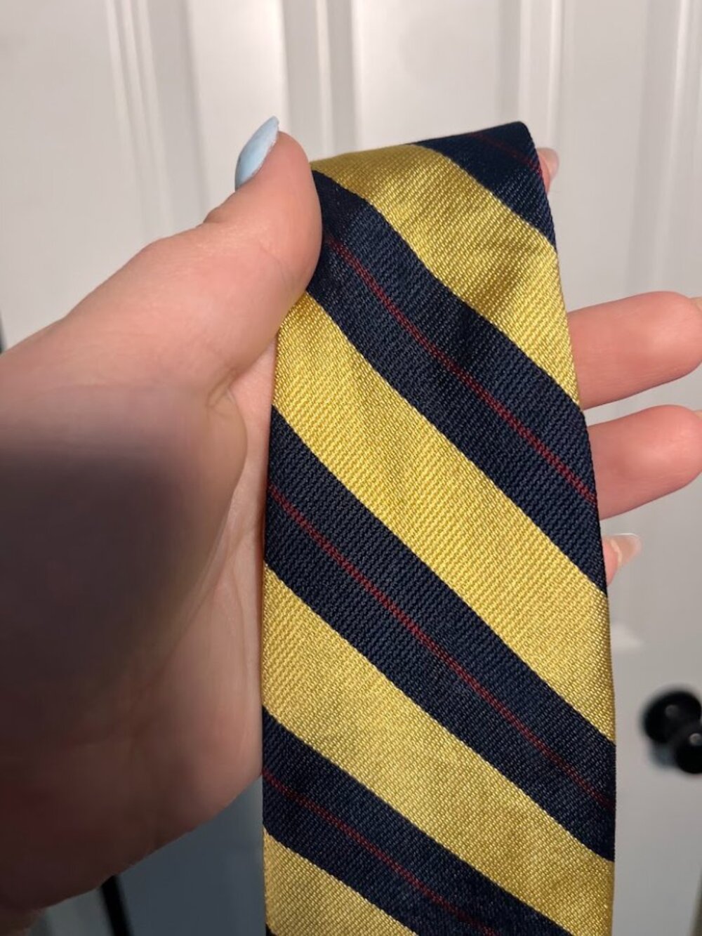 Bert Pulitzer Vintage Rep Stripe Silk Necktie Yellow Navy Blue USA Made - Picture 4 of 4